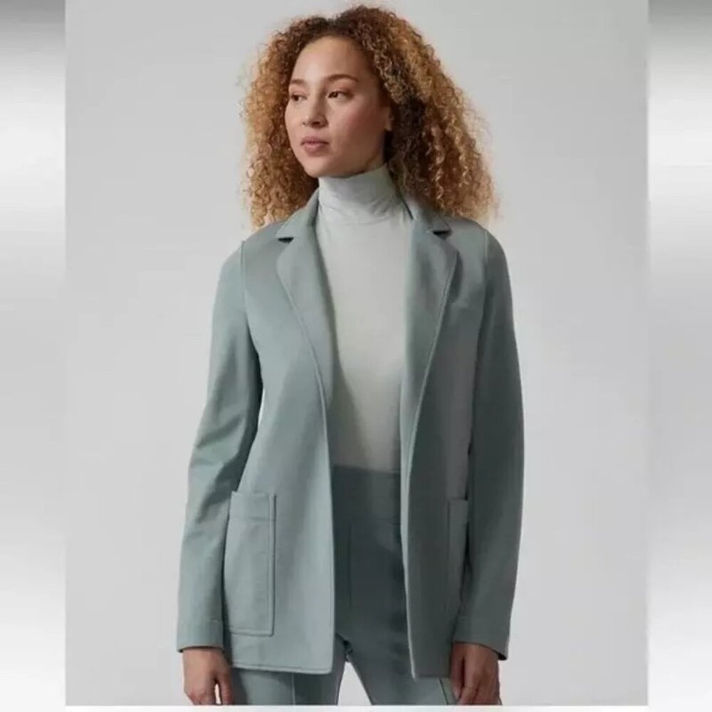 Athleta Eastbound Blazer Blue Gray Jacket Women's Size 6 Travel Open Front EUC